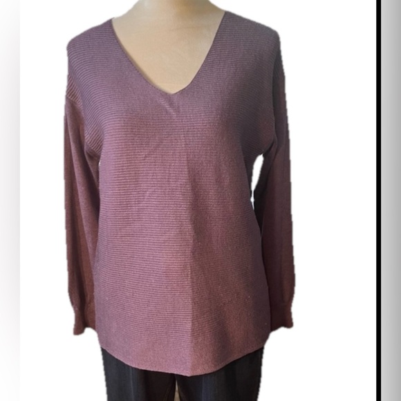 Ella Moss Sweaters - Ella Moss Women's Purple Ribbed V-Neck Lightweight Sweater Long Sleeve Small